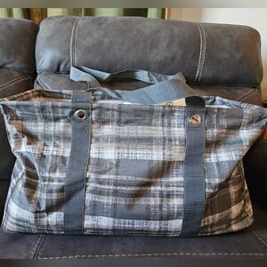 Thirty-one Large Utility Tote Cozy Plaid Carrying Tote- Limited Edition